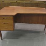 614 8119 WRITING DESK